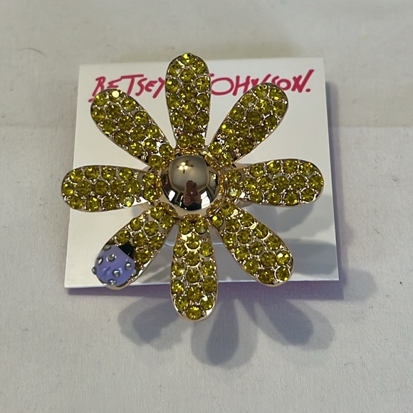 Betsey Johnson Daisy Ladybug Pave Crystal Cocktail Ring Stretchy NWT - Picture 2 of 5